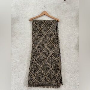 BP Jacquard Scarf